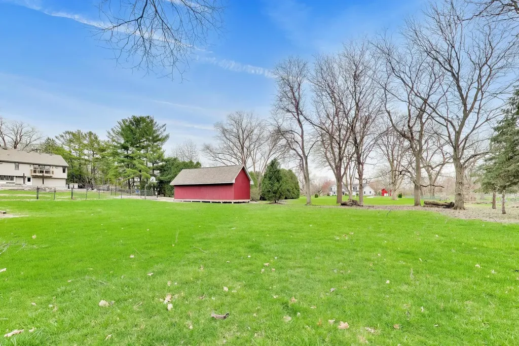 8S510 Oxford Lane Naperville IL 60565