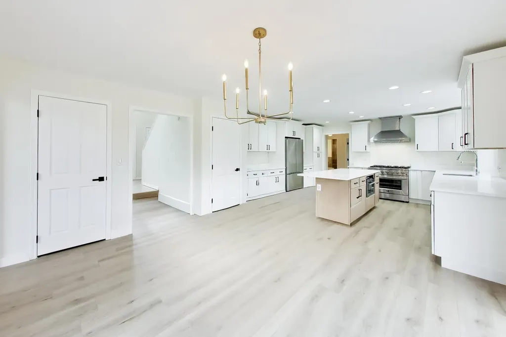 8S510 Oxford Lane Naperville IL 60565