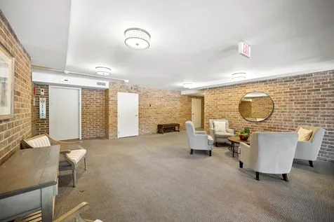 134 Green Bay Road Winnetka IL 60093