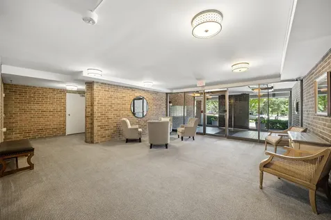 134 Green Bay Road Winnetka IL 60093
