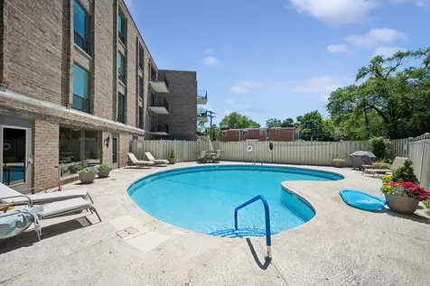 134 Green Bay Road Winnetka IL 60093