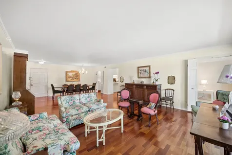 134 Green Bay Road Winnetka IL 60093