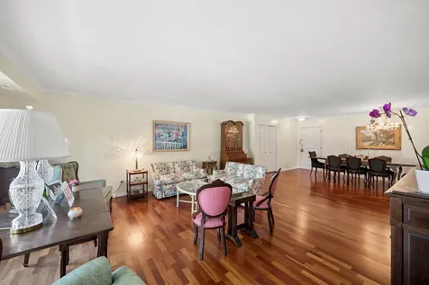 134 Green Bay Road Winnetka IL 60093