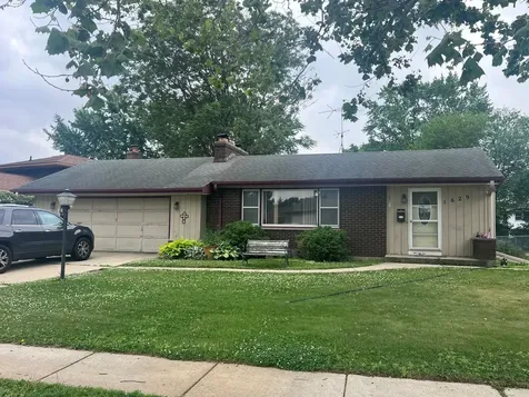 1629 Lin Lor Lane Elgin IL 60123