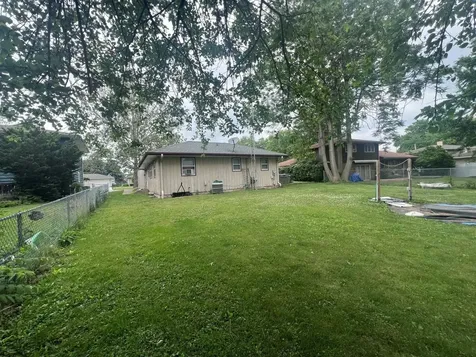 1629 Lin Lor Lane Elgin IL 60123