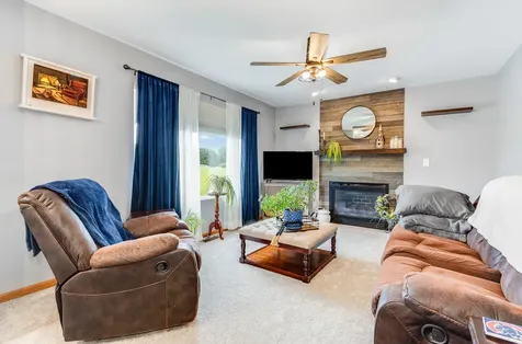 661 Chestnut Ridge Minooka IL 60447