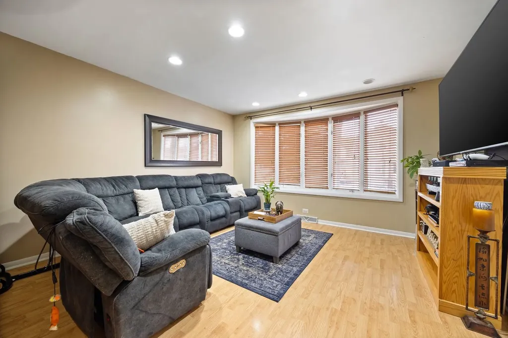 2655 North Marmora Avenue Chicago IL 60639