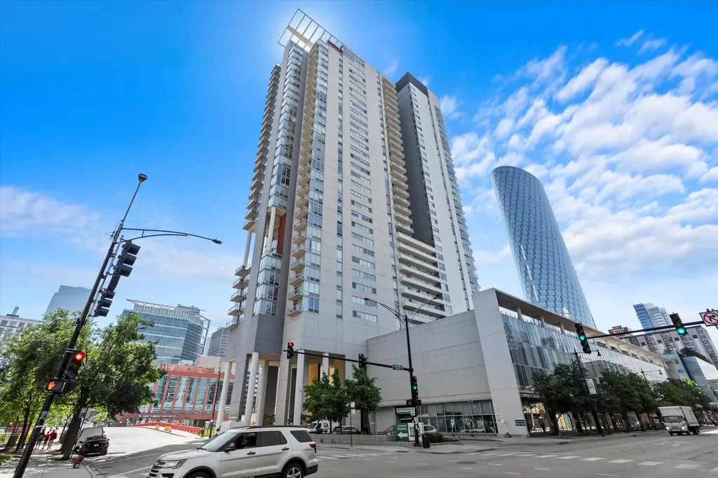 737 West Washington Boulevard Chicago IL 60661