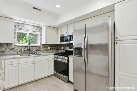 4404 Giant Oak Drive Mchenry IL 60051