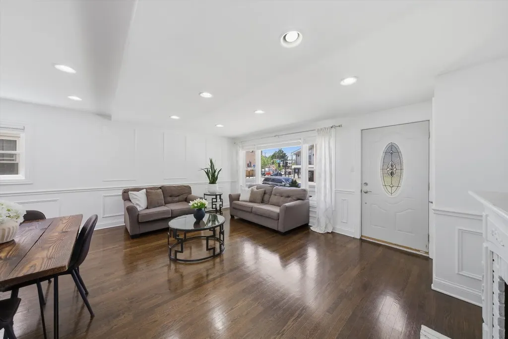 6153 West 63rd Street Chicago IL 60638