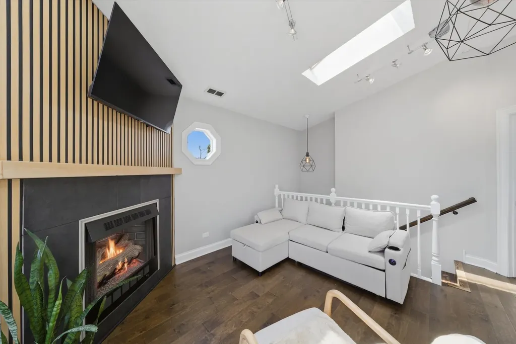 6153 West 63rd Street Chicago IL 60638