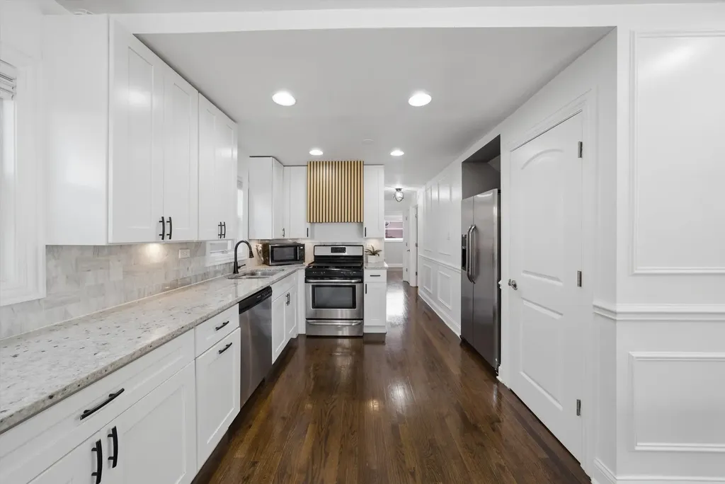 6153 West 63rd Street Chicago IL 60638
