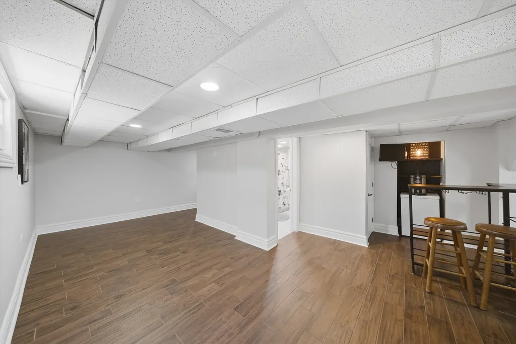 6153 West 63rd Street Chicago IL 60638