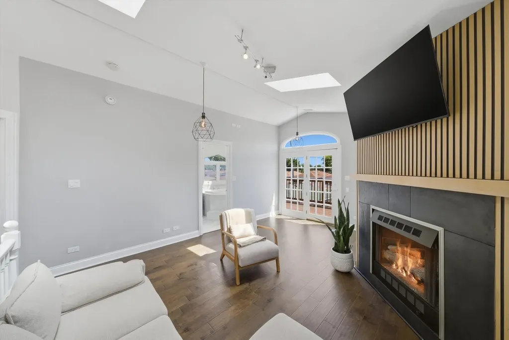 6153 West 63rd Street Chicago IL 60638
