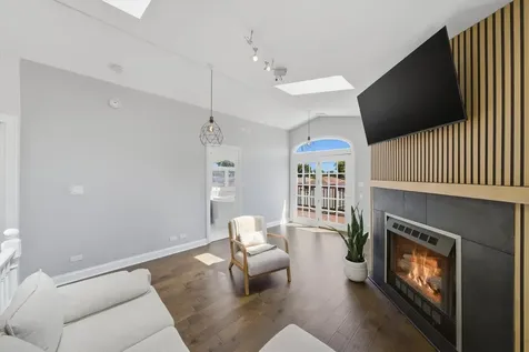 6153 West 63rd Street Chicago IL 60638