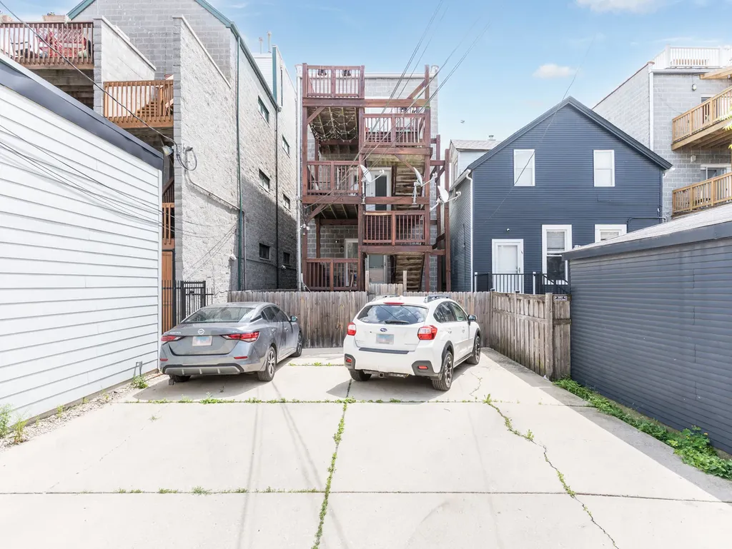 1628 North Bell Avenue Chicago IL 60647