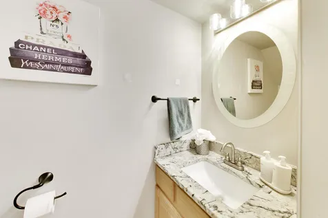 30 Oxford Court Algonquin IL 60102