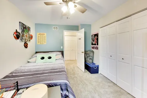 30 Oxford Court Algonquin IL 60102
