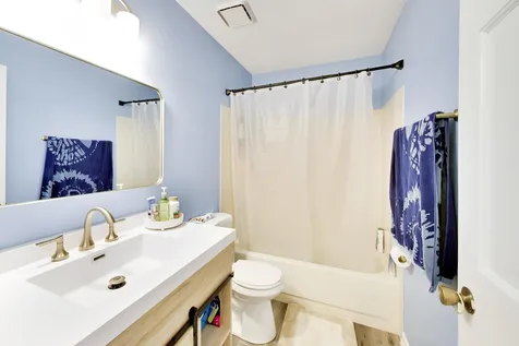 30 Oxford Court Algonquin IL 60102