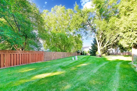 30 Oxford Court Algonquin IL 60102