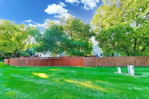 30 Oxford Court Algonquin IL 60102