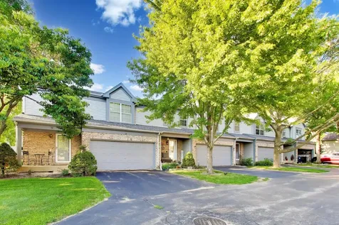 30 Oxford Court Algonquin IL 60102