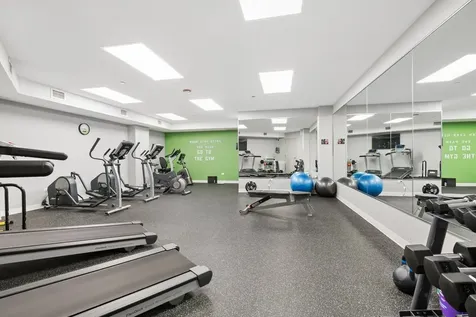 434 West Melrose Street Chicago IL 60657