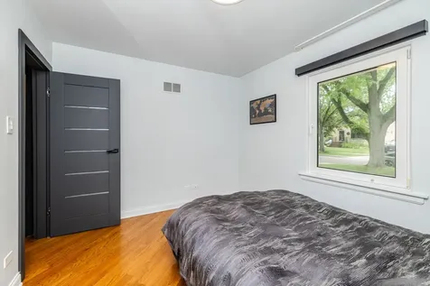212 South Hi Lusi Avenue Mount Prospect IL 60056