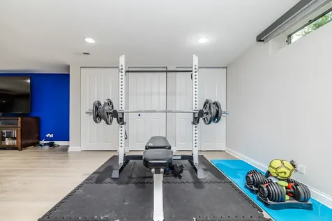 212 South Hi Lusi Avenue Mount Prospect IL 60056