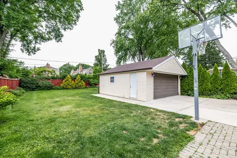212 South Hi Lusi Avenue Mount Prospect IL 60056