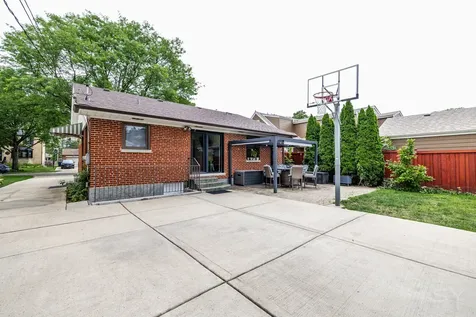 212 South Hi Lusi Avenue Mount Prospect IL 60056