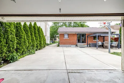 212 South Hi Lusi Avenue Mount Prospect IL 60056