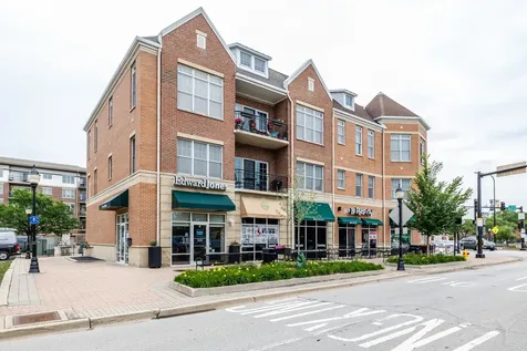 212 South Hi Lusi Avenue Mount Prospect IL 60056