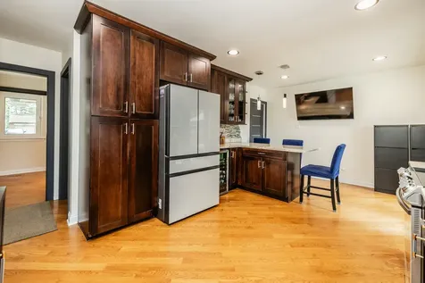 212 South Hi Lusi Avenue Mount Prospect IL 60056