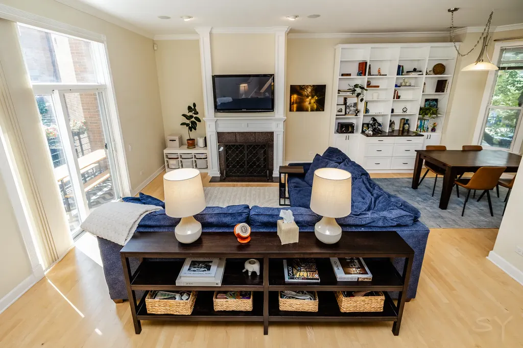 4359 North Campbell Avenue Chicago IL 60618