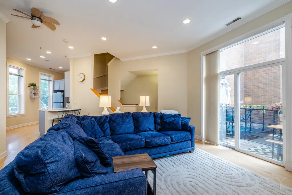 4359 North Campbell Avenue Chicago IL 60618