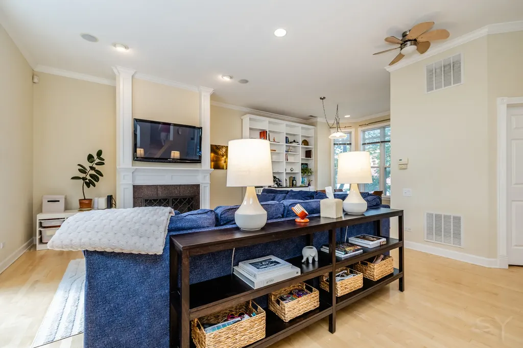 4359 North Campbell Avenue Chicago IL 60618