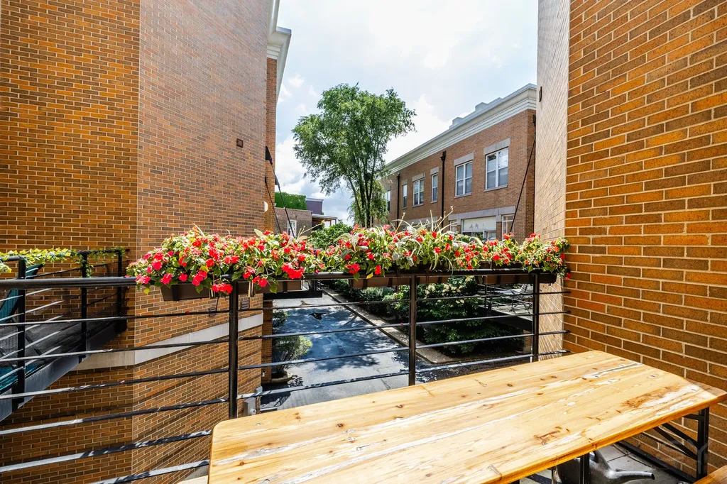 4359 North Campbell Avenue Chicago IL 60618