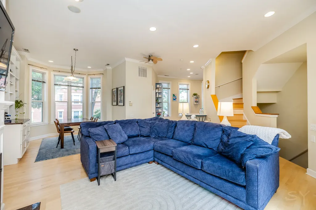4359 North Campbell Avenue Chicago IL 60618