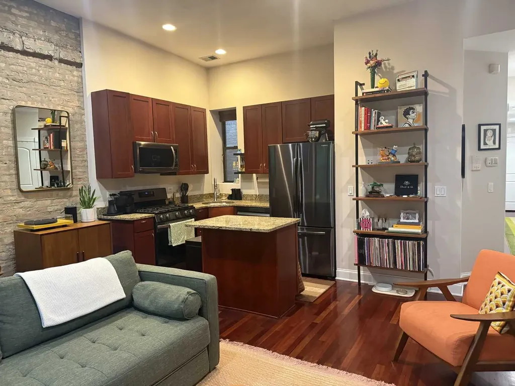 1967 West Cullom Avenue Chicago IL 60613