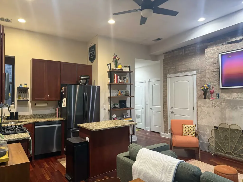 1967 West Cullom Avenue Chicago IL 60613