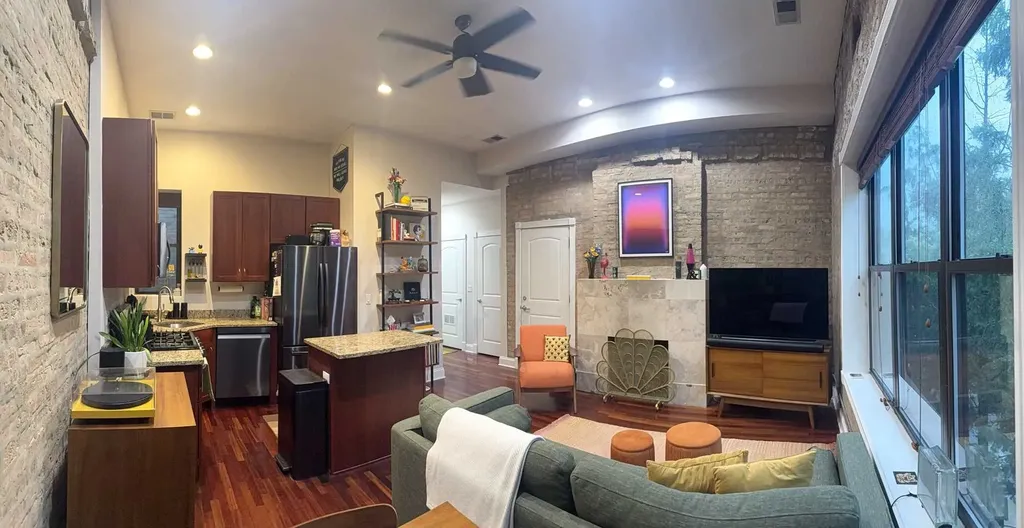 1967 West Cullom Avenue Chicago IL 60613