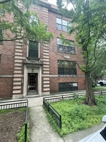 1967 West Cullom Avenue Chicago IL 60613