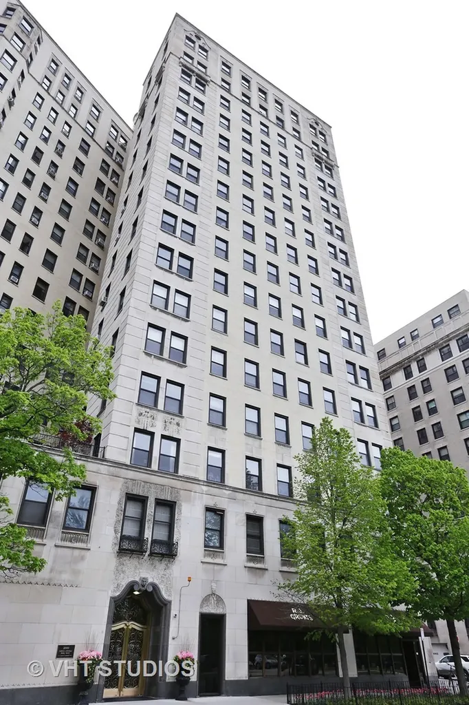 2000 North Lincoln Park West Chicago IL 60614