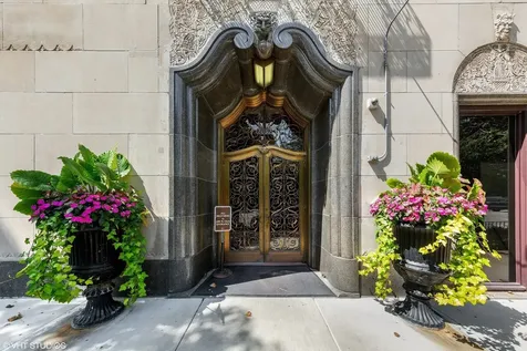 2000 North Lincoln Park West Chicago IL 60614