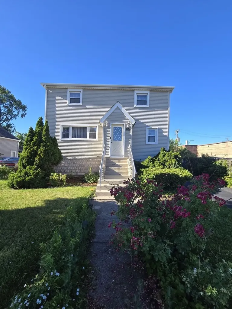 7139 West 74th Place Chicago IL 60638