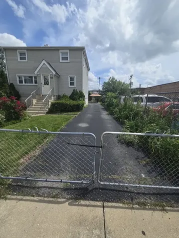 7139 West 74th Place Chicago IL 60638