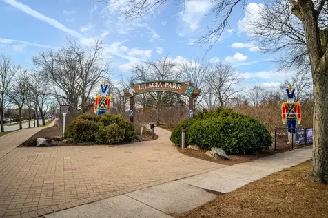 384 Summit Circle Lombard IL 60148