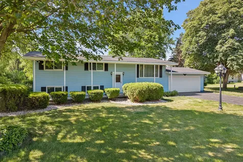 14413 Pleasant Valley Road Woodstock IL 60098