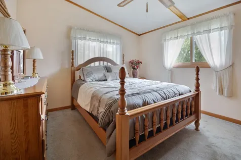 14413 Pleasant Valley Road Woodstock IL 60098